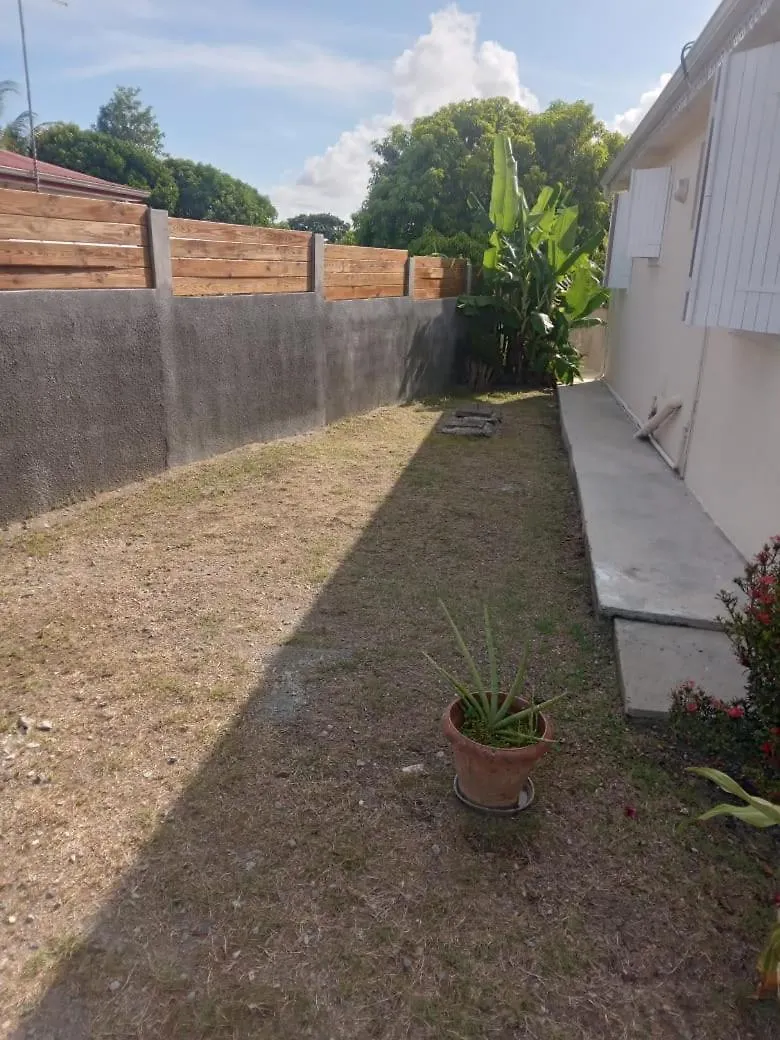 Locations Saisonnieres Villa Sainte-Anne  Guadeloupe
